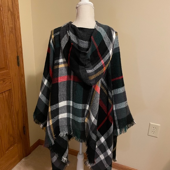 Arianna by Howard’s Plaid Hooded Cape - Picture 2 of 4